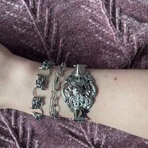 Lory Sun Artistry “Isa” bracelet, approximately 7.5” long